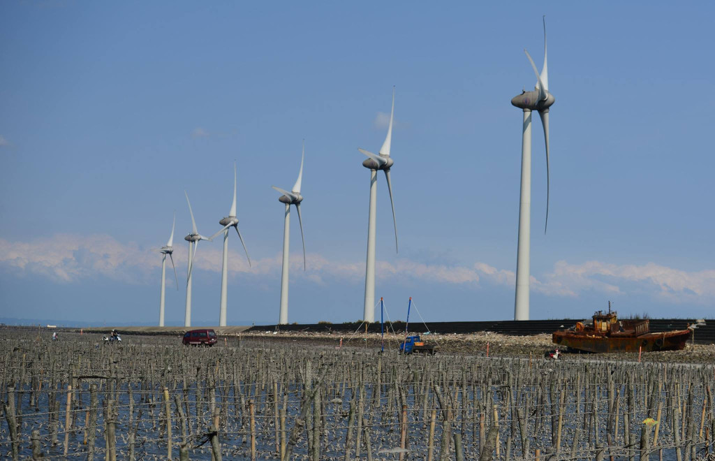 兼顧生態觀光與離岸風力發電，台中市府與中央協助永冠另尋合適地點設廠。圖／郭文宏（資料照）