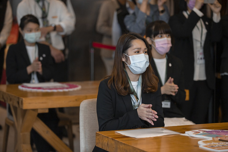 確實執行勤洗手、戴口罩、在空氣流通的地方活動，慢慢恢復正常生活，恢復台灣社會往常蓬勃的朝氣，是下一階段的目標。圖／總統府