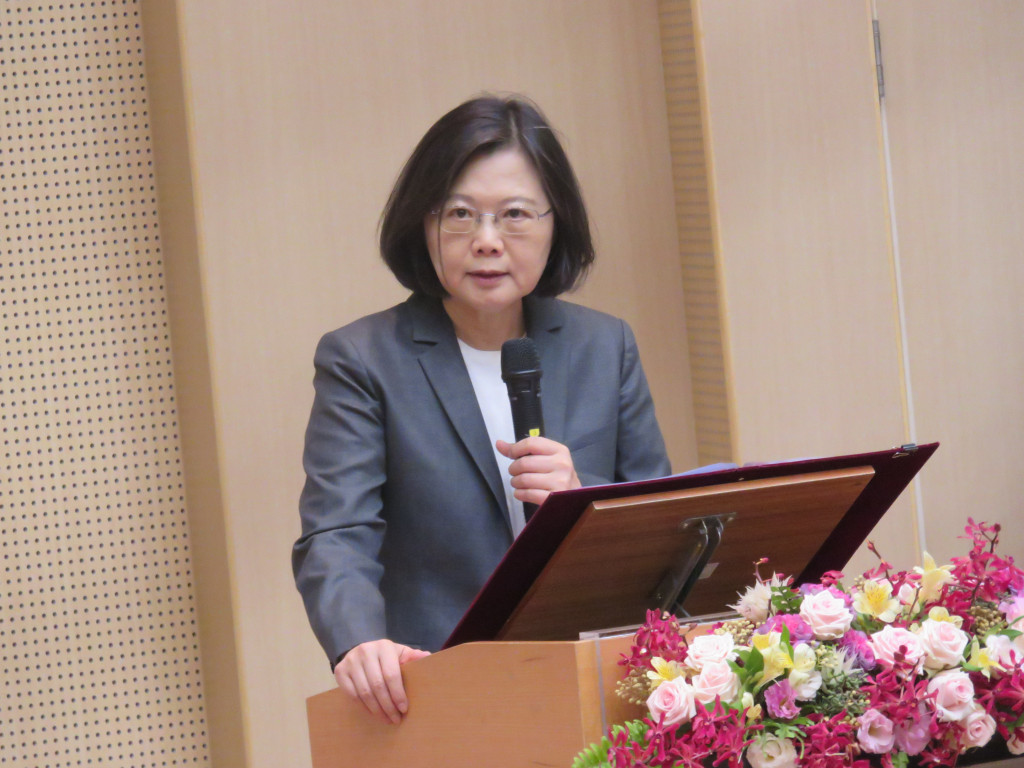 民進黨政府在五二〇上台以來，為了協調政策法案，已經架設了多重溝通機制，然而，民調依然不能止滑。圖／本報資料照（唐詩 攝）