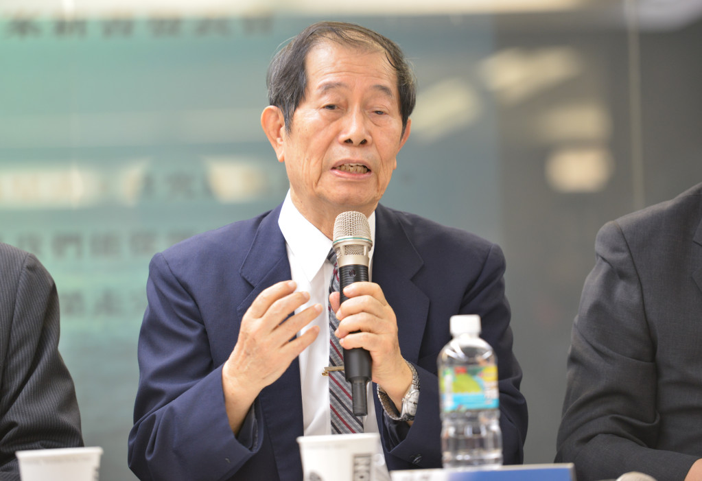 前大法官戴東雄24日批評前交通部長郭瑤琪案荒腔走板、漏洞百出、匪夷所思，應再審或非常上訴。圖／郭文宏