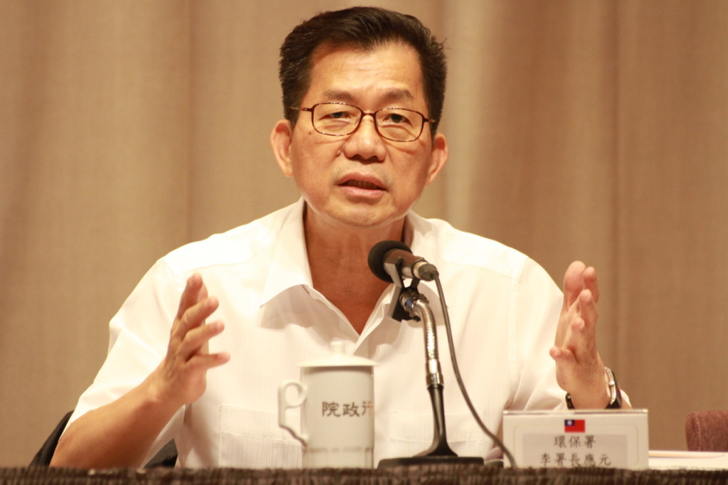 為從源頭徹底解決食品安全問題，行政院會今通過設置環保署毒化局。環保署長李應元（圖，何豪毅攝）說年底前將掛牌運作。（資料照片）