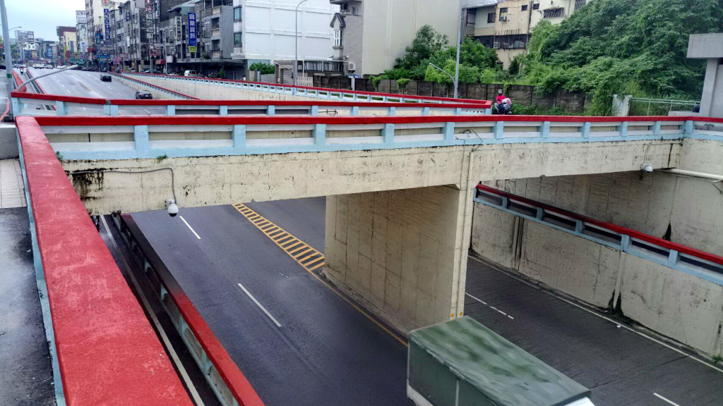  嘉義市府工務處指出，去年17條雨水下水道清淤有成，至目前總清淤長度超13公里，總清淤量超過9,000公噸，嘉義市本次面對瞬間強降雨沒積淹水。(圖/嘉義市府)