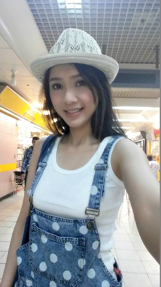越南反中暴動波及台商，有「越南林志玲」之稱的藝人海倫清桃，在臉書上呼籲越南同胞了解，台灣與中國是分屬於兩個不同的國家。（照片來源：海倫清桃臉書）