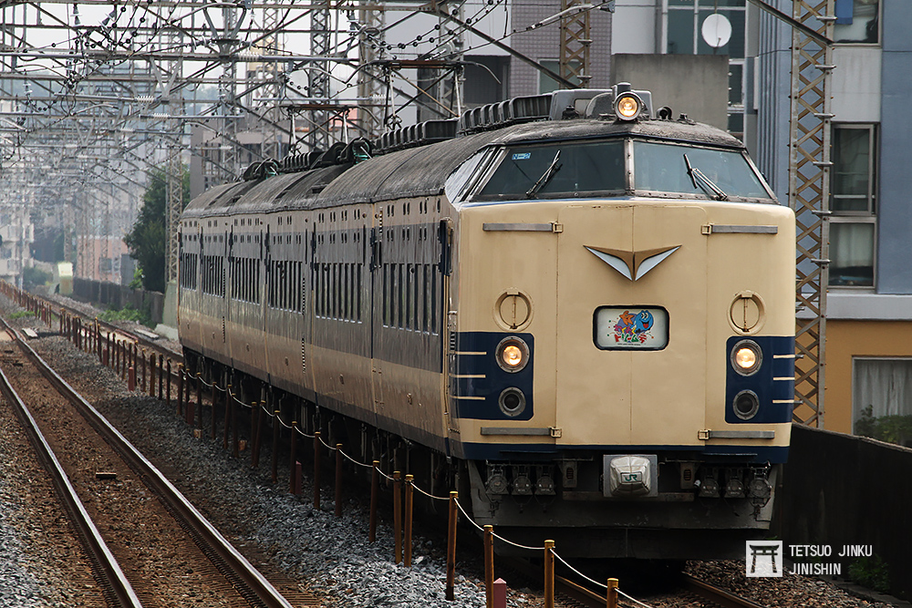 583系寢台電聯車，是世界鐵道史上相當特殊的一款電車，而且是世界第一款寢台電聯車。圖／陳威臣攝