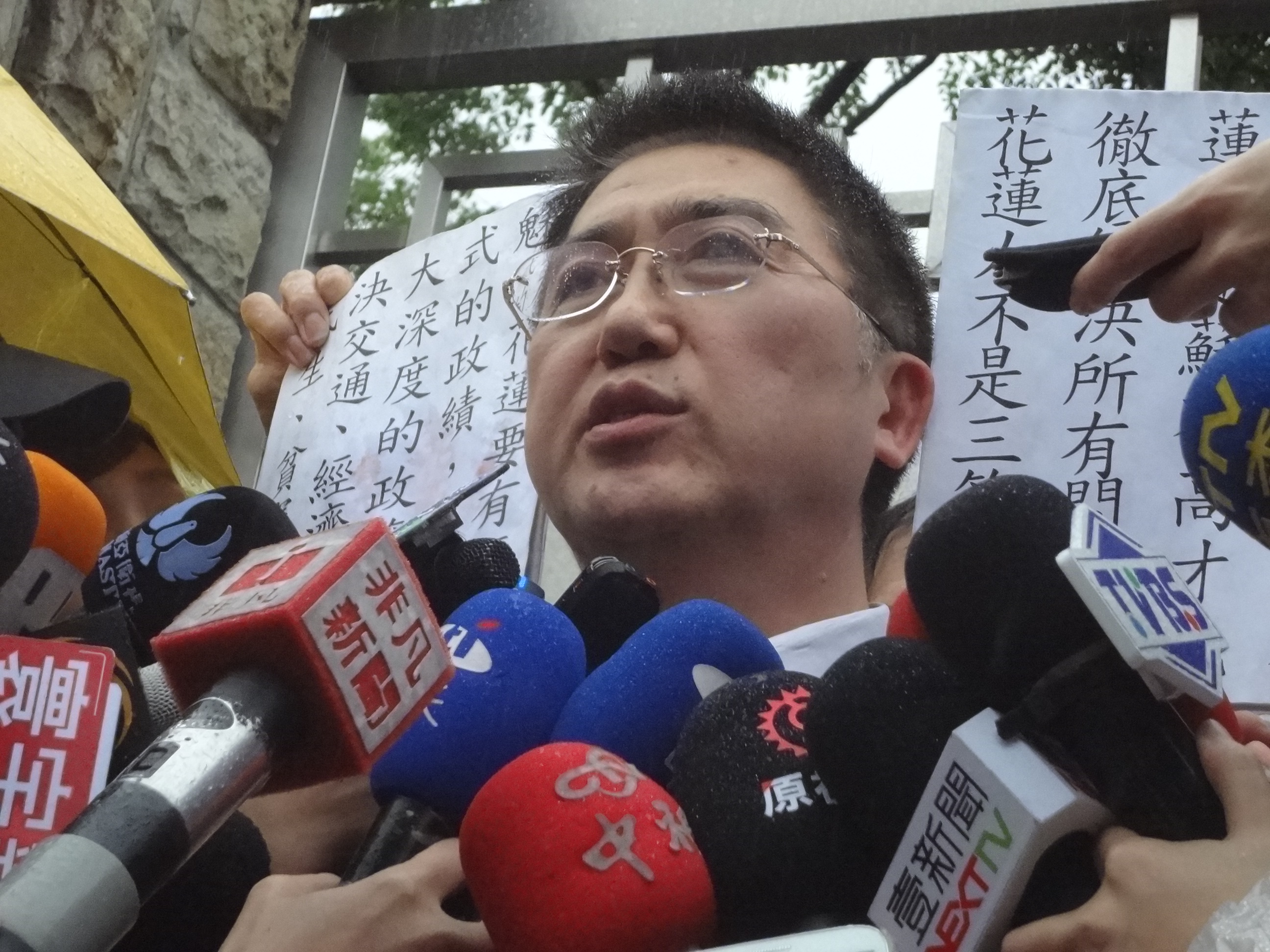立院昨行使監委同意權,國民黨團「一致性投票」決議破功,政策會執行長林鴻池今(30)日赴黨中央遞出辭呈表達負責。(本報資料照片,劉明堂攝)
