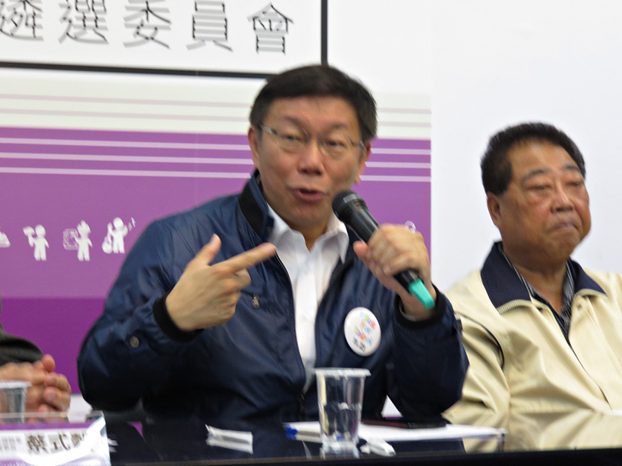 柯文哲對郝龍斌批他,很不以為然。(朱蒲青攝)
