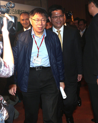 台北市長柯文哲（前左）與台中市長林佳龍近日將會面。(圖：中央社)