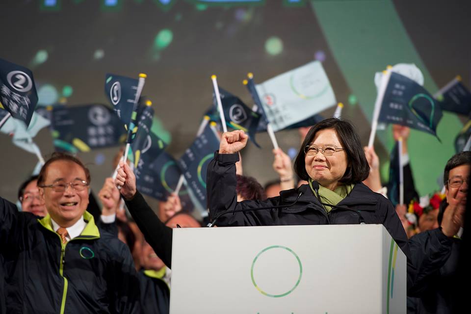 民進黨在2016年大選捲土重來，不但產生台灣第一位女總統，更讓國會首次政黨輪替，創下創黨以來空前勝利。（黃謙賢 攝）