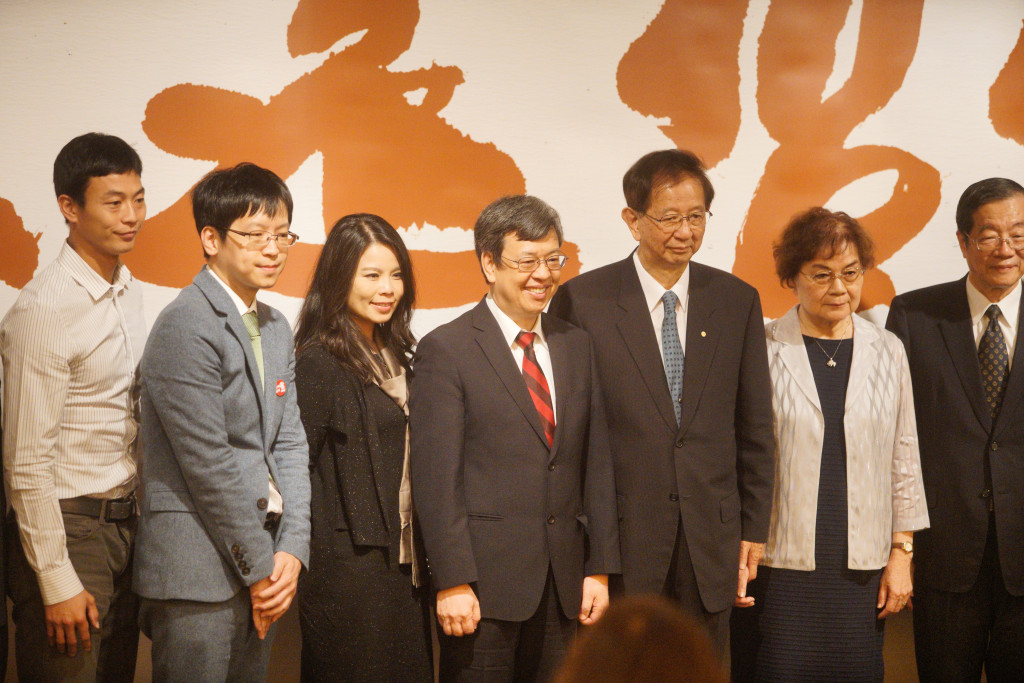 前中研院院長李遠哲今天舉行新書發表會,網球好手盧彥勳表示,當他遇到挫折時,都會用李遠哲勇往直前的精神來勉勵自己。圖/張良一