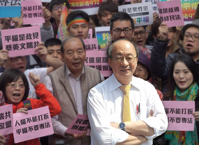 面對挺同團體揚言罷免，柯建銘堅持立法是一件嚴肅的事，不能在討論過程中都還沒講到半句話就被威脅罷免，「難道這是台灣要的進步價值嗎?」。圖／取材自柯建銘臉書專頁，民報影像處理