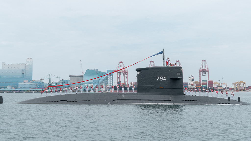 潛艦和航空母艦是不同取向的兩種船艦，台灣需要潛艦，是國安共識，韓國瑜質疑潛艦國造，令人不解。圖／取自總統府網站