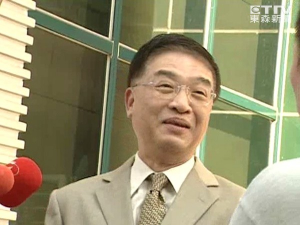 名嘴胡忠信爆料國民黨於2012年匯6億到海外,涉及洗錢,國民黨今駁斥,並揚言提告。(資料照片,翻攝自東森新聞)20150208