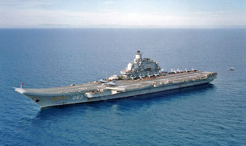 「庫茲涅佐夫海軍上將號」 (Kuznetsov)。圖:取材自wikipedia/公有領域