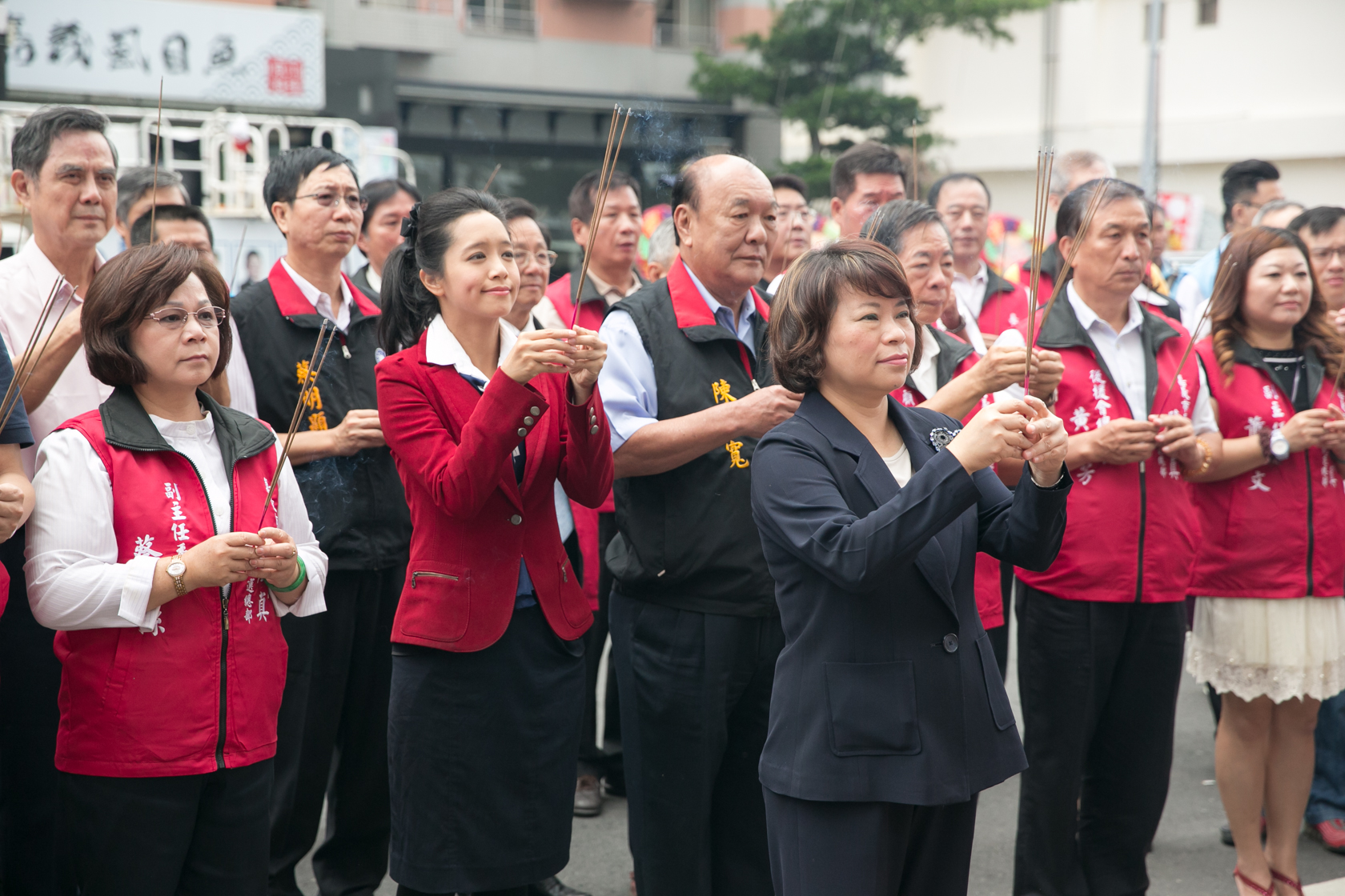 陳以真在市長黃敏惠陪同下成立競選總部。（照片陳以真提供）