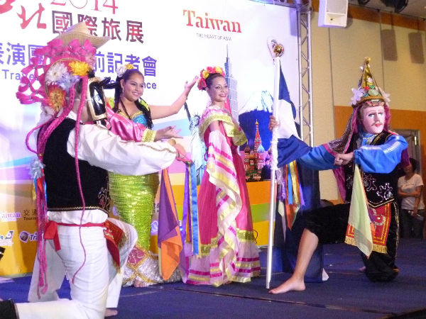 一年一度的台北國際旅展今天登場，各類優惠好康多多。(黃紹華攝)