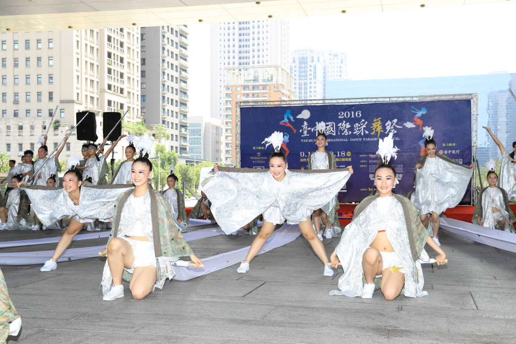 「台中國際踩舞祭」今年首次舉辦,將效法日本YOSAKOI索朗祭的形式,由學生自選音樂自編舞蹈,結合地方在地精神與特色進行展演,要在中秋連假讓民眾體驗踩舞的魅力。圖/台中市新聞局