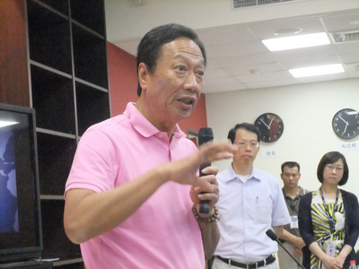 鴻海董事長郭台銘曾為4G要用中國華為設備而大嗆NCC，日前決定改用諾基亞後即立刻過關，早知如此，何必當初？（中央社）