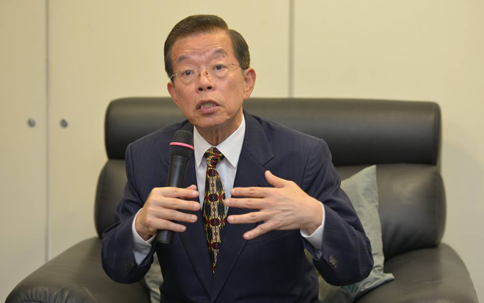 駐日代表謝長廷16日在臉書表示，日本食品輸台公聽會有人宣稱日本市場不能賣的說法不是事實，並上傳照片駁斥。圖／郭文宏（資料照）