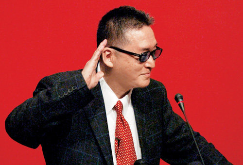 網路最近廣為流傳的一則訊息，大師李敖支持柯文哲，因為他是笨蛋，而既是笨蛋為何支持？大師則說：因為另一個是壞蛋。（網路資料）