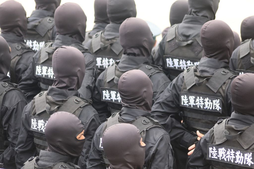 國防部今天舉行抗戰勝利70週年紀念「戰力展示」活動，軍方精銳盡出，展現壯盛軍容。（記者何豪毅攝）20150704