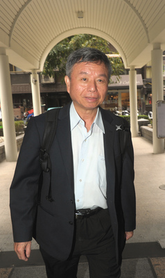 立法院長王金平棄黨內初選，積極連署國民黨總統大選初選的前衛生署長楊志良（ 見圖，中央社資料照片）強調自己對連署過關有信心。20150515