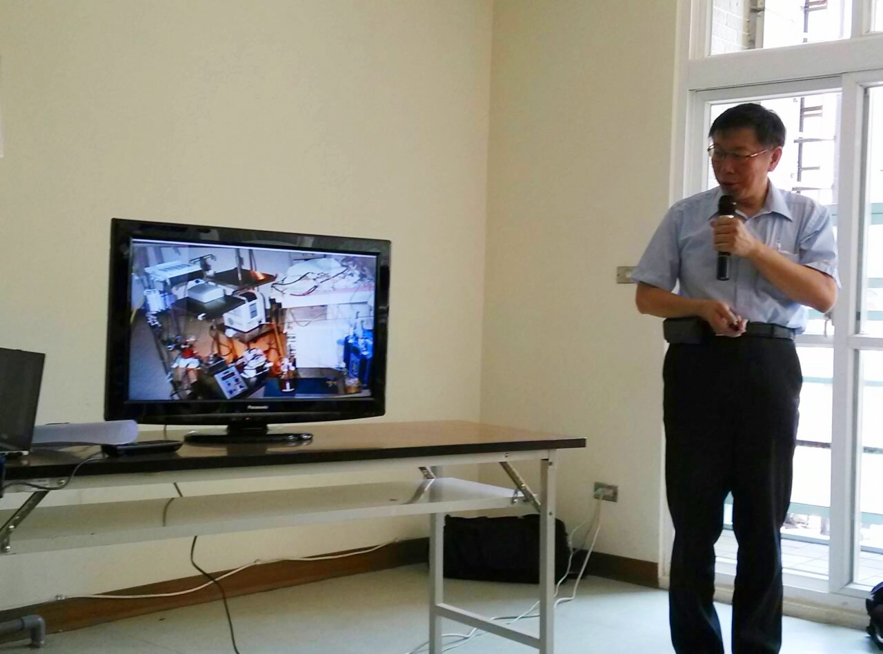 柯文哲深入藍營演講 , 內湖區里再下一城。(朱蒲青攝)