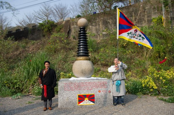 今年是圖博(西藏)抗暴56周年,台灣大地文教基金會將於明(14)日舉辦「圖博英雄塔揭塔典禮暨圖博英靈追思會」,紀念勇敢不屈服的靈魂。(圖由台灣大地文教基金會提供)