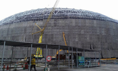 大巨蛋工地現場今日上午仍照常施工，但遠雄中午宣布，基於守法原則，將預計從下午開始停工，不過遠雄特別強調，停工後若有安全問題，也不可以歸責於遠雄。（中央社）