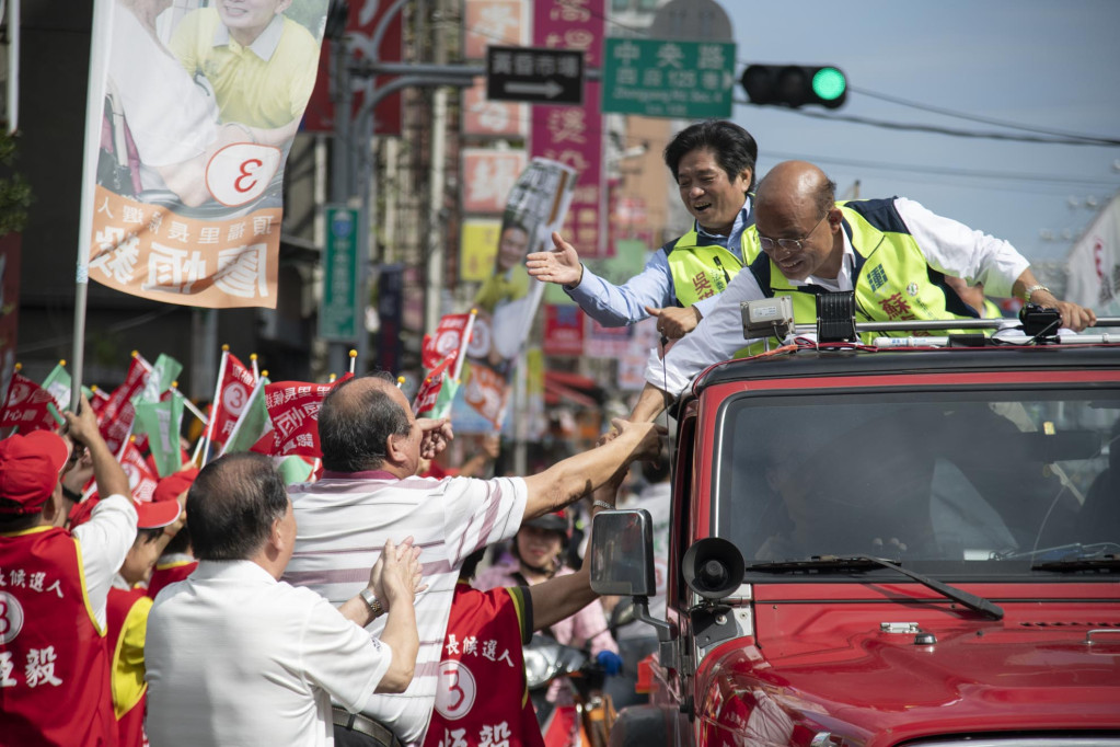 民進黨九合一大選挫敗，蘇貞昌強調要誠實勇敢的面對檢討，無論是黨或政，都要整個反省，就政策做法或者是人事團隊，都需要好好調整。圖／蘇貞昌辦公室