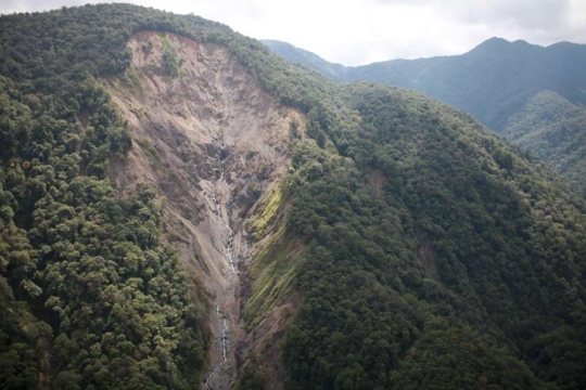 翡翠水庫管理局早在2012年10月就曾發出圖文新聞稿,指這處東扎孔溪崩塌處有擴大趨勢,嚴重影響水質,呼籲中央儘速處理。(翻攝自翡管局網站)20150811