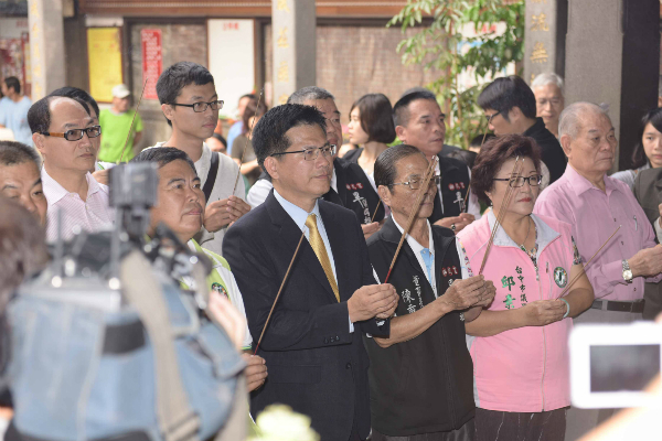 林佳龍今赴樂成宮參香答謝 。(林佳龍競選辦公室)