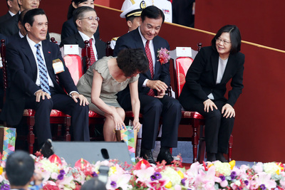 前總統馬英九遞件申請赴馬來西亞、美國,上午馬辦已送件。圖為馬英九出席中華民國105年國慶大會。圖/中央社資料照