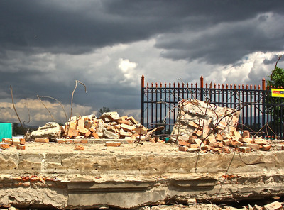 規模7.8的尼泊爾425強震，奪逾8000條性命，造成1萬6000多人受傷、數百萬人無家可歸。（中央社資料照片）