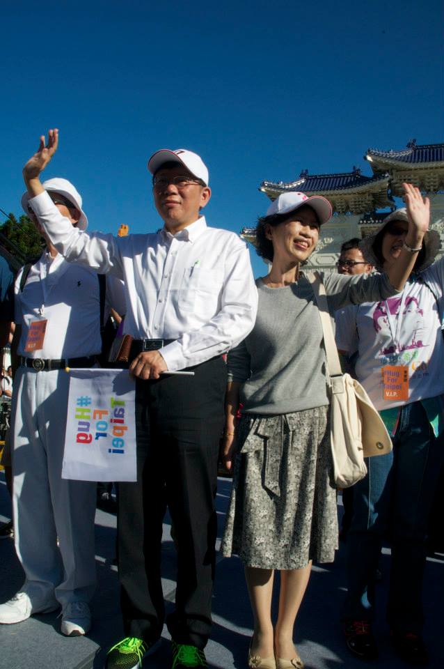 前廣達電腦總經理王震華今日投書媒體，力挺無黨籍台北市長候選人柯文哲，認為柯p提供了一個清楚的價值選擇，不藍不綠，只相信真假是非，籲大家選擇覺得光榮、正確、不害羞的價值開始。（民報資料照片，黃謙賢攝）