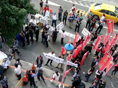 香港眾志祕書長黃之鋒及多位社運人士來台參加座談遭到滋擾砸蛋，警方證實有幫派分子介入，將大力掃盪黑幫介入合法集會。(圖/中央社資料照)