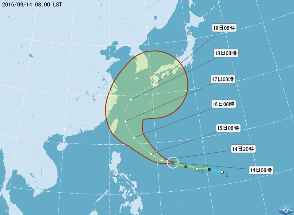 強颱莫蘭蒂還沒走，氣象局表示，早上還只是輕颱的馬勒卡已經增強為中颱且朝台灣而來，北台灣得開始警戒，最快15日晚間發海警。（圖為馬勒卡颱風路徑預測，圖片取自中央氣象局）