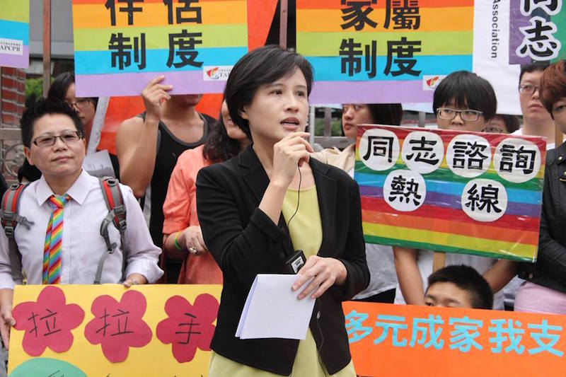 民進黨下屆不分區立委首批5位名單出爐，現任立委鄭麗君是其中一位。（摘自臉書）