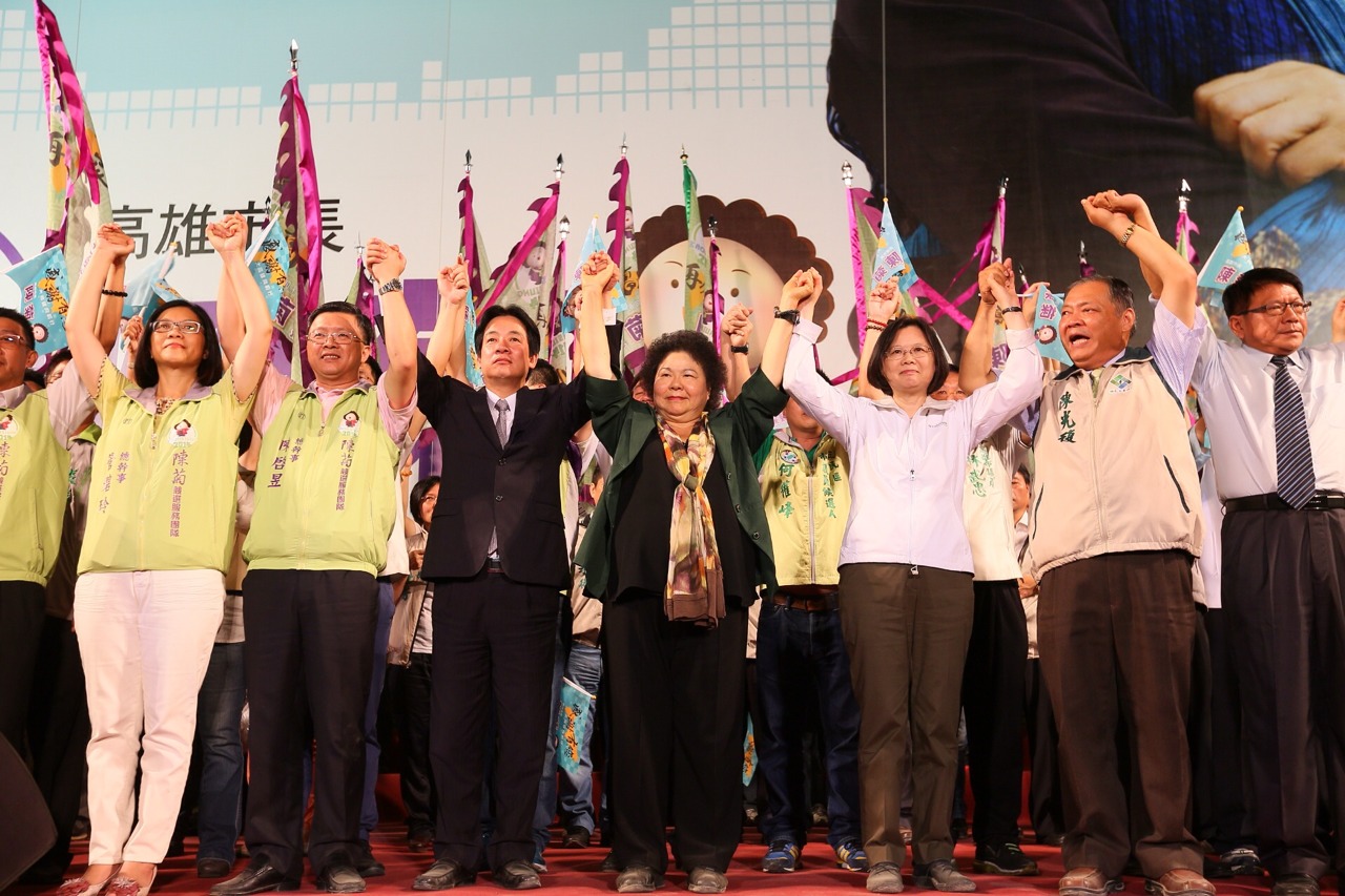 民進黨原本期待這次大選縣市長席次過半，但選情可能沒有表面上看起來的穩當、穩贏。（照片提供：民進黨中央黨部）