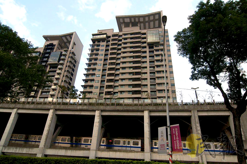 大法官今天作出釋字第732號解釋，宣告「捷運設施毗鄰地區土地徵收案」違憲。北市府發言人林鶴明表示，市府尊重大法官解釋的結果。（資料照，黃謙賢攝）