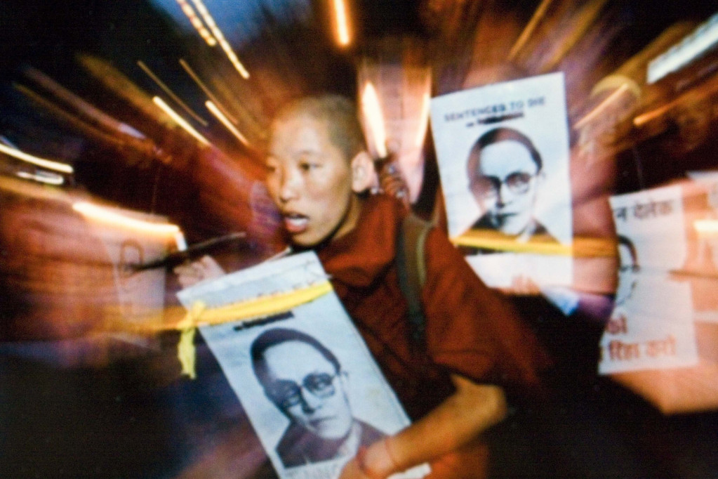 丹增德勒仁波切的寺院學生僧侶,參加救援老師的行動(檔案圖片:翻攝自AFP)