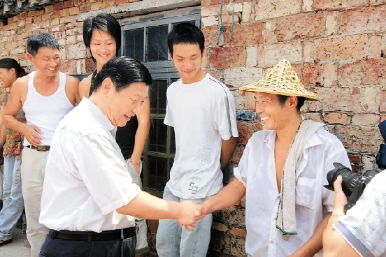中國學者認為，習近平一系列書籍最近暢銷現象，「應該是有關部門特意為他打造的形象」。（圖：取材自網路）