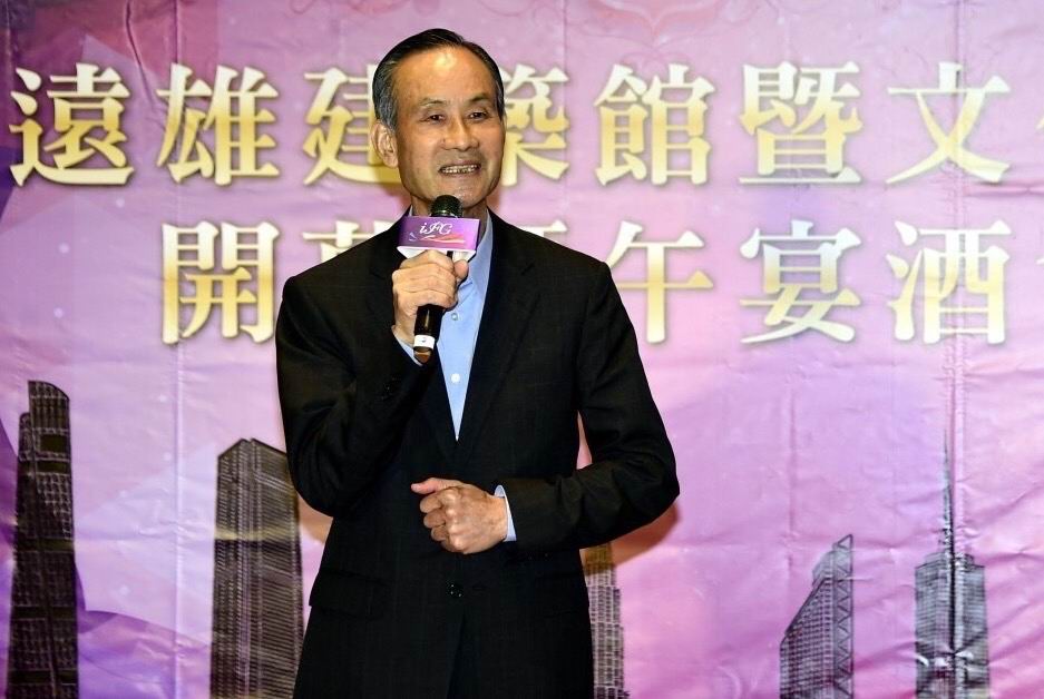 遠雄集團董事長趙藤雄(圖)今日如期出席遠雄汐止購物中心試營運，他不滿外界認為大巨蛋零權利金說法，強調投資大巨蛋金額與回饋金達211億元就是權利金，相較101，說他暴利太沈重，並喊話指市府若不開心，就請買回。（陳有志攝）