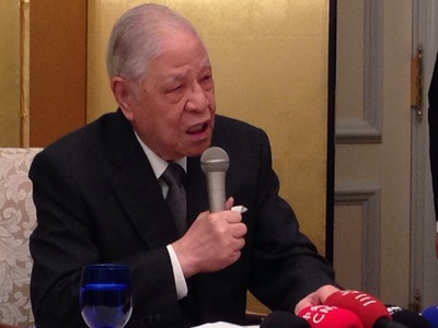 前總統李登輝19日在日本大阪下榻的飯店舉行記者會。（中央社）