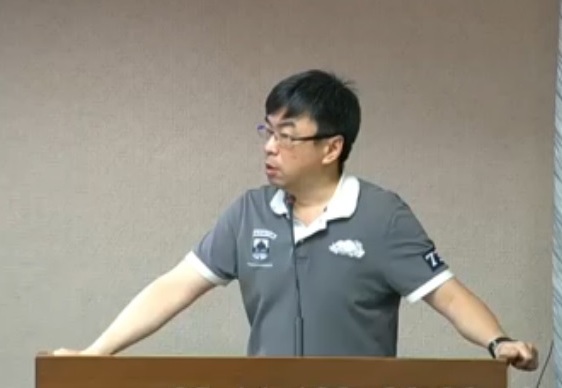 台北市長選奪戰首場辯論後，有民調顯示，國民黨北市候選人連勝文民調仍低於對手無黨籍台北市長候選人柯文哲，民進黨立委段宜康認為，連的團隊形象淪落到蛇鼠一窩，連對不起藍營支持者。（民報資料相片）