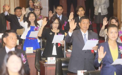 高雄市議會今舉行改選，民進黨康裕成 拿下議長寶座。（中央社）