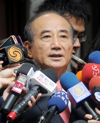 立法院長王金平發表聲明，惹惱了民進黨立院黨團，質疑「公道伯」變成了「公倒伯」。(中央社)20151127