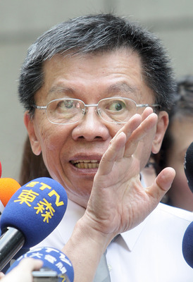 沈富雄宣布退選後,柯連二人民調差距拉到到9個百分點。(資料照片,中央社)