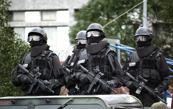 民進黨籍立委質疑,政府出動特勤、夜鷹部隊(資料照片)對付學生是不當的恐嚇。