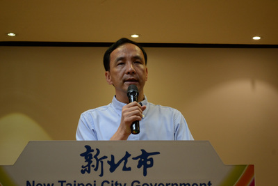 新北市長朱立倫宣布新北市境內立刻禁止任何粉塵的活動。(圖：中央社)