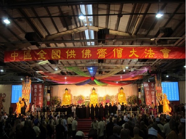 第28屆中區全國供佛齋僧大法會 (記者王伯仁拍攝)